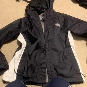 NWOT north face windbreaker